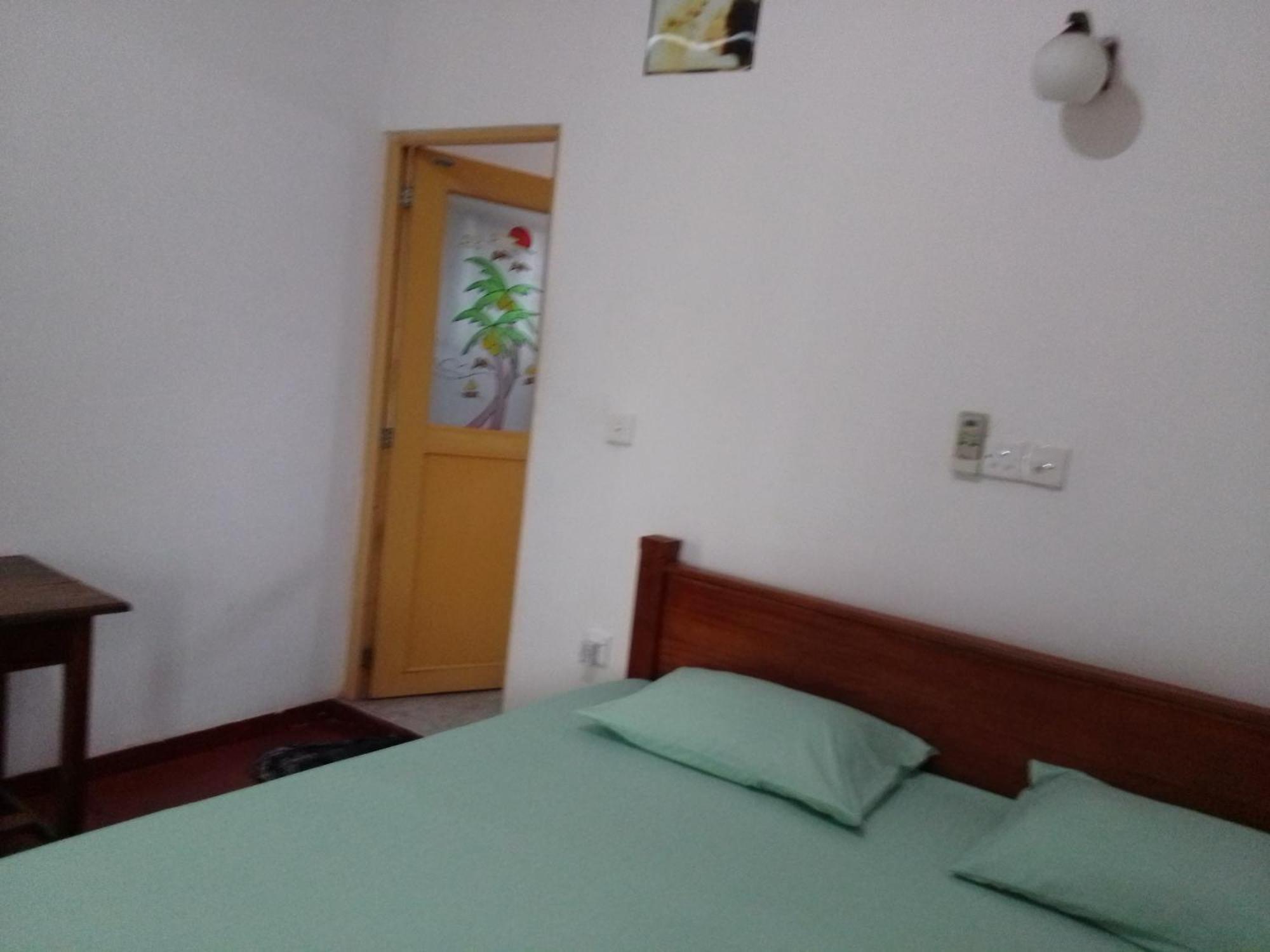 Pravindi Guest Home Mirissa Room photo